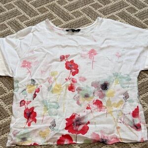 CHARLIE B Red and Pink Floral Short Sleeve Linen Top